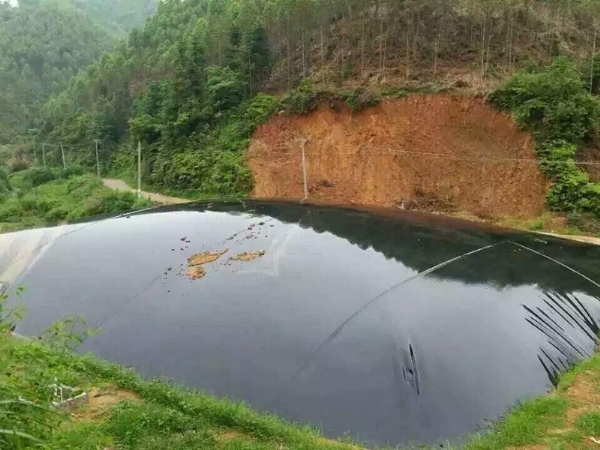 黑膜沼氣池